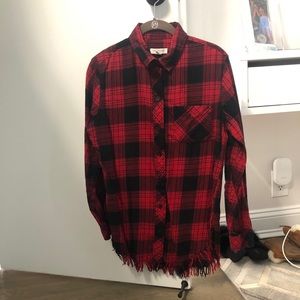 beachlunchlounge red plaid frayed hem button down